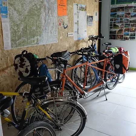 Velo Valence Hostel *