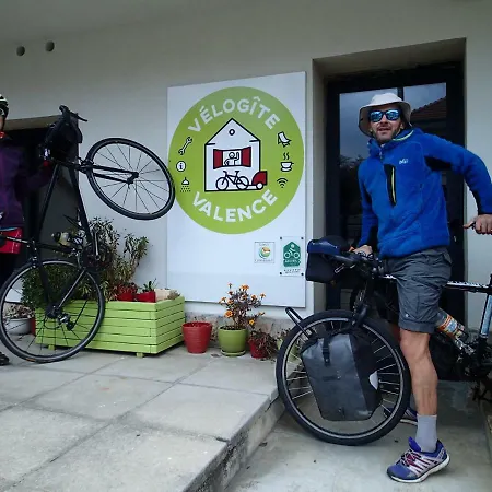 Velo 旅馆