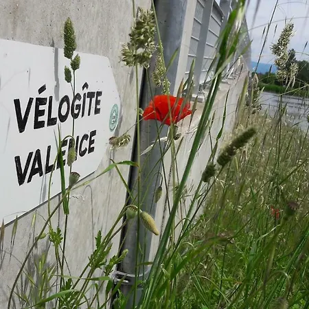 Velo Valence Hostel